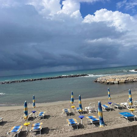Apartamento Casa del cardinale Santo Stefano al Mare Exterior foto
